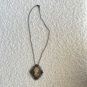 Vintage Cameo Pendant Necklace